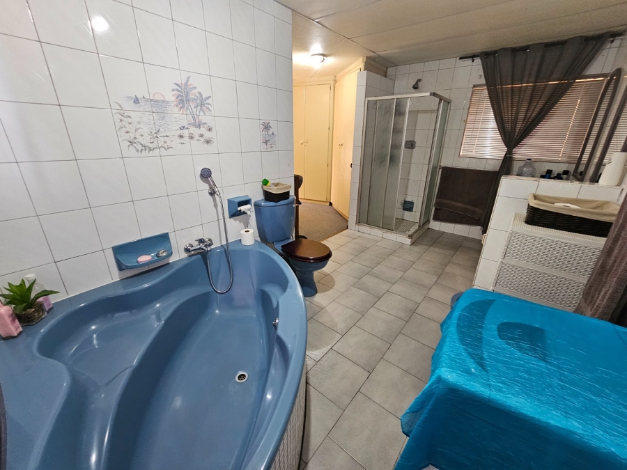 To Let 5 Bedroom Property for Rent in La Provance Free State